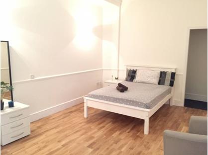 Studio Flat, Danbury Street, N1