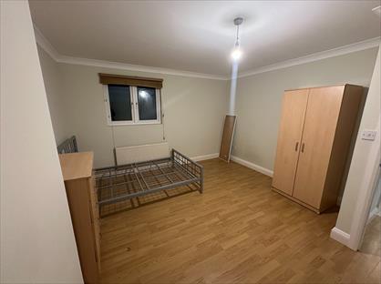 2 Bed Flat, Goldsmith Road, E10