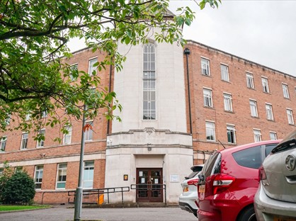 Room in a Shared House, Demesne Road, M16