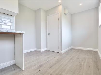 Studio Flat, Denham Road, TW14