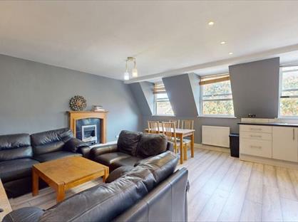 2 Bed Flat, Elsham Road, W14