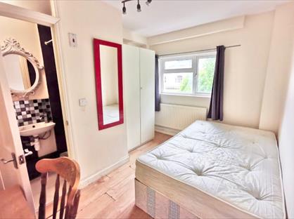 Room in a Shared House, Strattondale Street, E14
