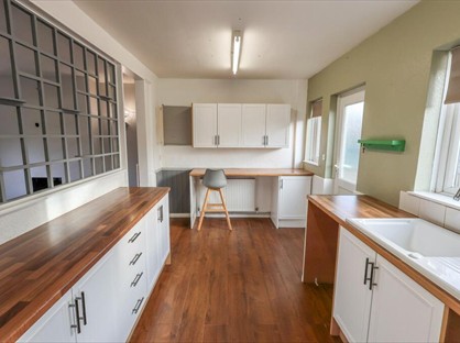 3 Bed Semi-Detached House, Roker Close, NG8