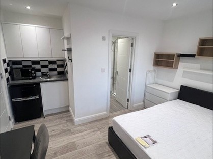 Room in a Shared Flat, High Road, N17