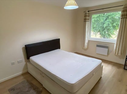 1 Bed Flat, Memorial Heights, IG2