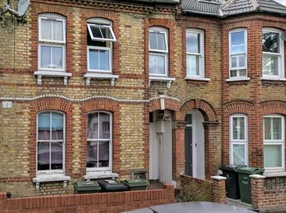 2 Bed Flat, Glenelg Road, SW2