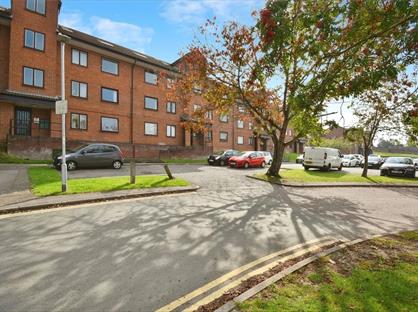2 Bed Flat, Tippett Rise, RG2
