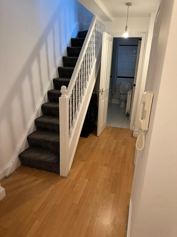 4 Bed Flat, Allen Road, N16 photo 4