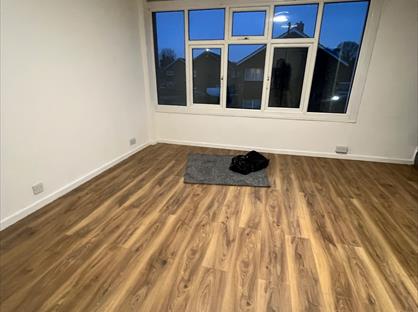 2 Bed Maisonette, Stratton Close, TW3