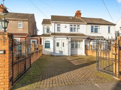 5 Bed Semi-Detached House, Fleetwood Road, SL2