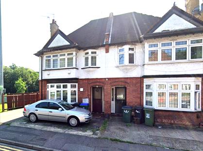 2 Bed Flat, Albert Road South, WD17