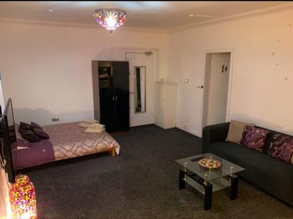Studio Flat, Oakfield Avenue, G12
