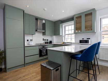 3 Bed Flat, Home Court, RG1