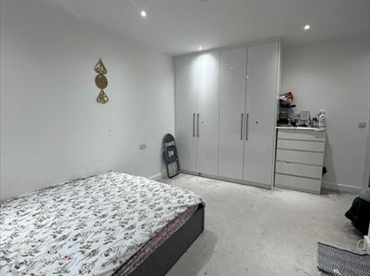 Room in a Shared Flat, High Road, IG3