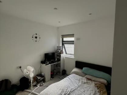 Room in a Shared Flat, High Road, IG3