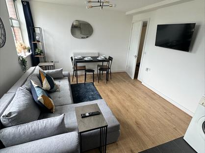 2 Bed Flat, The Carronades, SO14