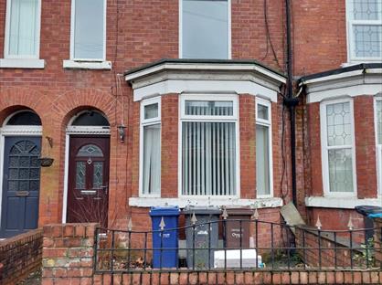 3 Bed Terraced House, Seedley View Road, M6