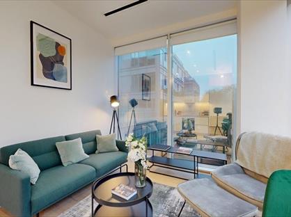 2 Bed Flat, Great West Rd, TW8