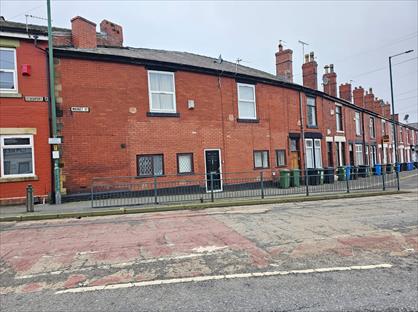 Studio Flat, Market Street, SK14