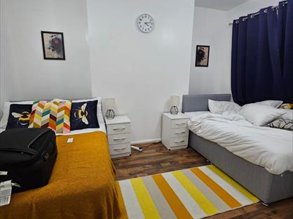 1 Bed Flat, Horse Fair, B1