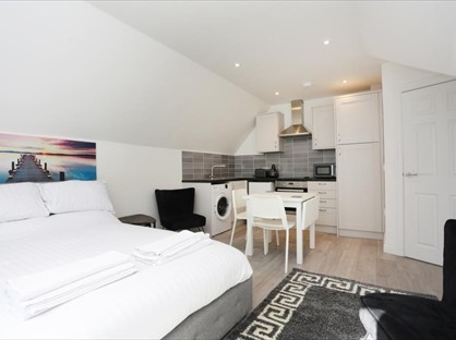 Studio Flat, Heron Court Road, BH3