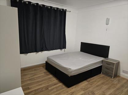 Room in a Shared House, Castleview Gardens, IG1