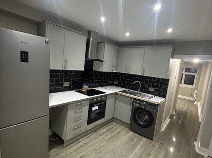 1 Bed Flat, Woodford, IG8