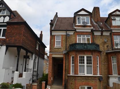 2 Bed Flat, Palace Road, SW2
