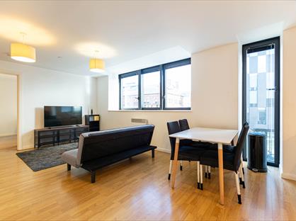 2 Bed Flat, Mann Island, L3