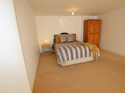 Studio Flat, Saracen Way, TR10