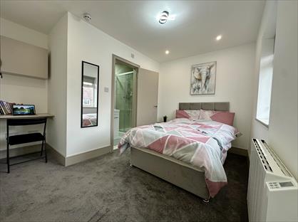 Room in a Shared House, Raglan Avenue, EN8