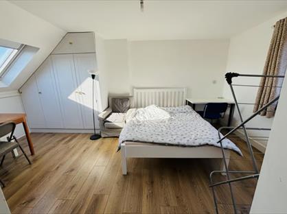 Studio Flat, Carlyon Road, HA0