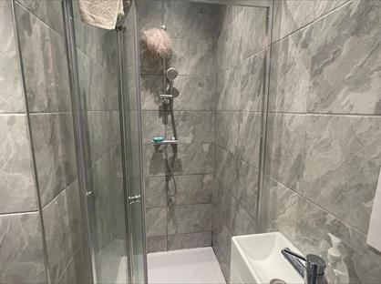 6 Bed Semi-Detached House, Gloucester Road, CR0