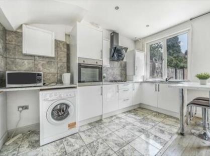 4 Bed Semi-Detached House, Stratford Road, CR7