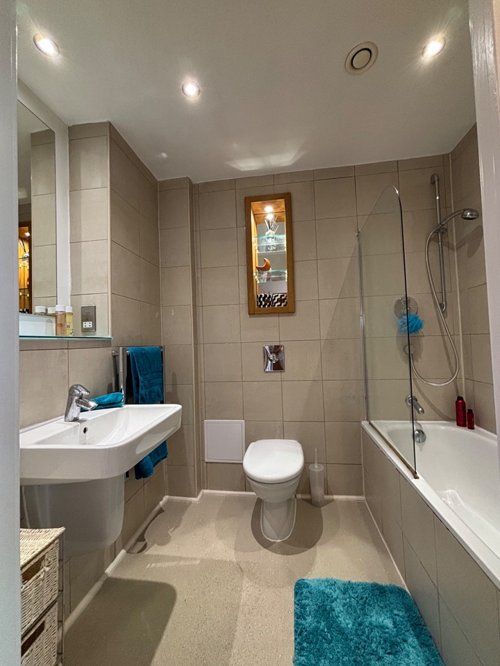 Additional image 9 of 2 Bed Flat, West One City, S1, N1 7GU