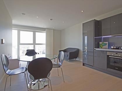 1 Bed Flat, Glasshouse Gardens, E20