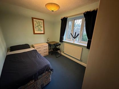 Room in a Shared House, Field Lane, CW2