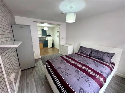 Studio Flat, Wolverhampton Street, WV13