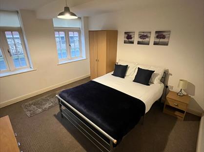 Room in a Shared House, Canal Road, S80