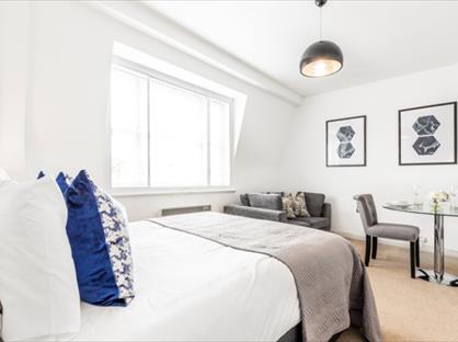 Studio Flat, Hill Street, W1J