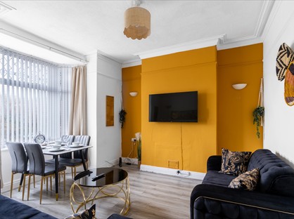 Room in a Shared House, Alma Road, M19
