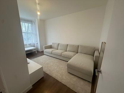 1 Bed Flat, Dyers Hall Road South, E11