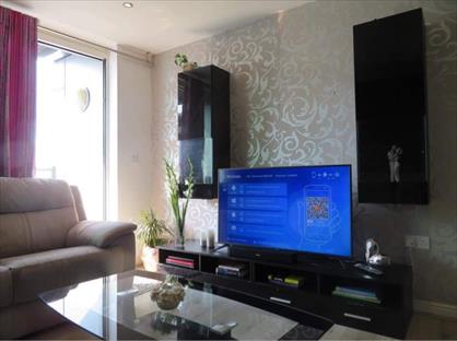 2 Bed Flat, The Blenheim Centre, TW3