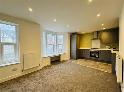 2 Bed Maisonette, West Wycombe Road, HP12