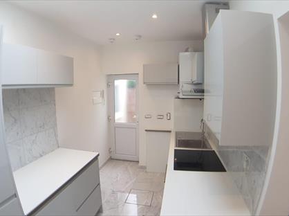 2 Bed Flat, Heathstan Road, W12