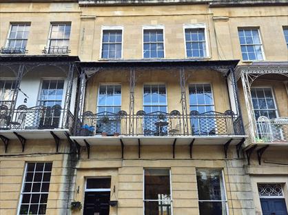 2 Bed Flat, Clifton, BS8