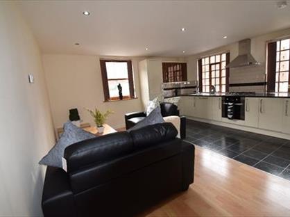 4 Bed Flat, Lion Works, S1