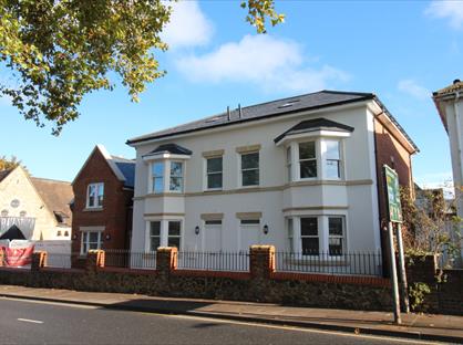 4 Bed Terraced House, Priory Road, ME15