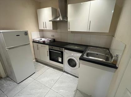 1 Bed Flat, Western Road, UB2
