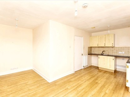 1 Bed Flat, High Street North, LU6